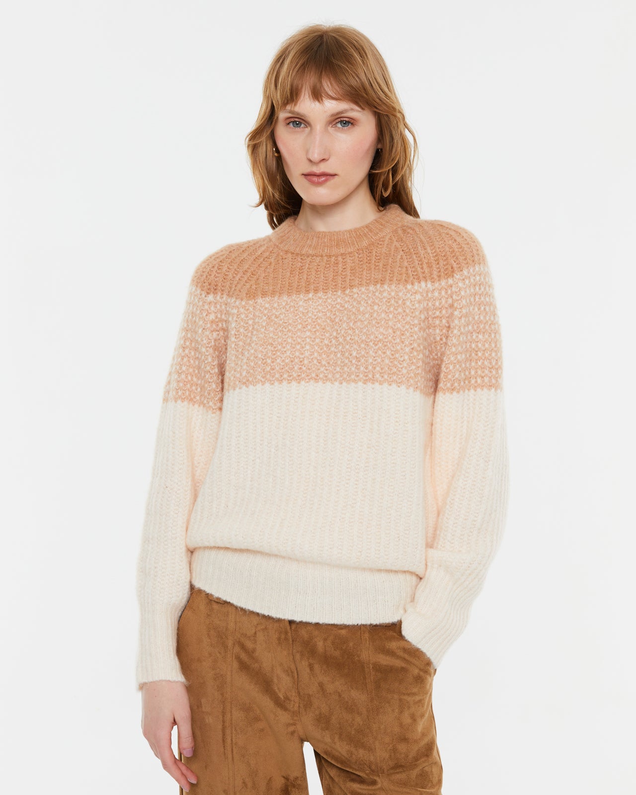 Andam colour block knit sweater in peach and cream