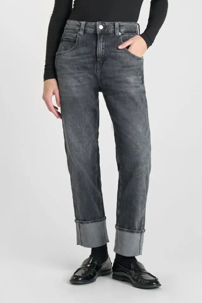 Close-up of the waistband, pockets and washed grey denim on the Le Temps des Cerises 400/60 Girlfriend Jama High Waist Jeans.