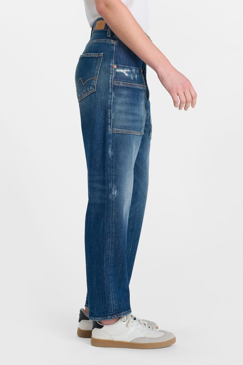 Side view of Le Temps des Cerises Cosy Pocket jeans in blue with utility pocket detailing