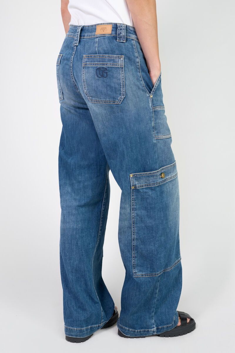 Back view of Le Temps des Cerises HOLLY jeans in blue featuring patch pockets and utility details