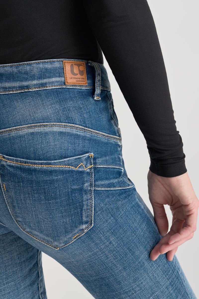 Le Temps des Cerises Pulp Slim Ritola high-waist 7/8th jeans in Blue N°4 with a slim fit and sculpting stretch denim.