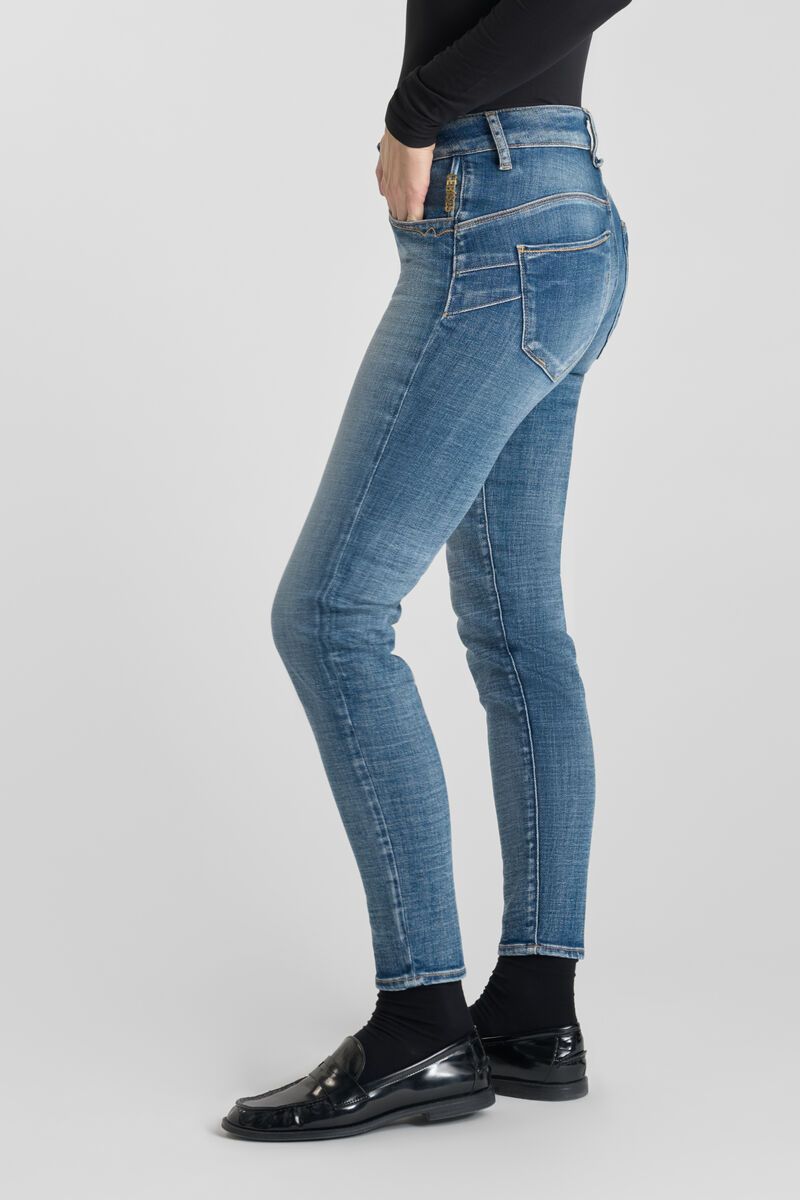 Le Temps des Cerises Pulp Slim Ritola high-waist 7/8th jeans in Blue N°4 with a slim fit and sculpting stretch denim.