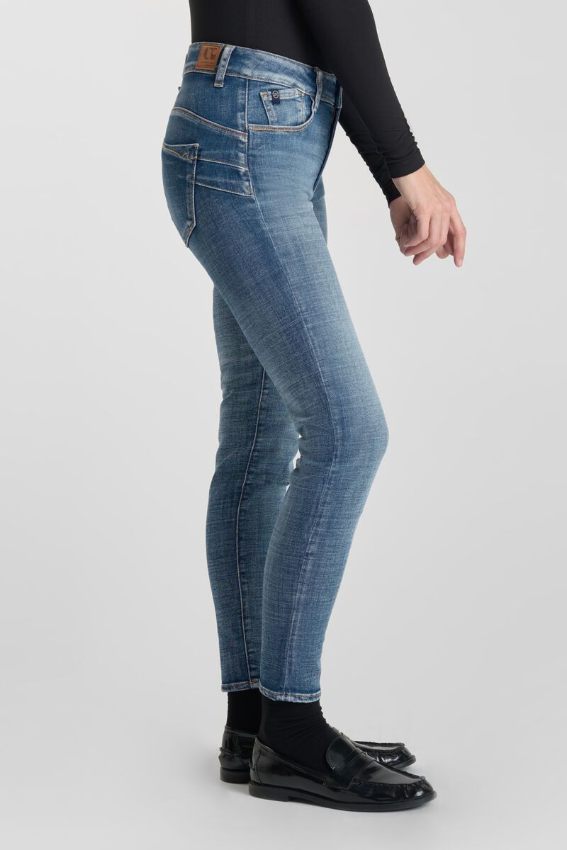 Le Temps des Cerises Pulp Slim Ritola high-waist 7/8th jeans in Blue N°4 with a slim fit and sculpting stretch denim.
