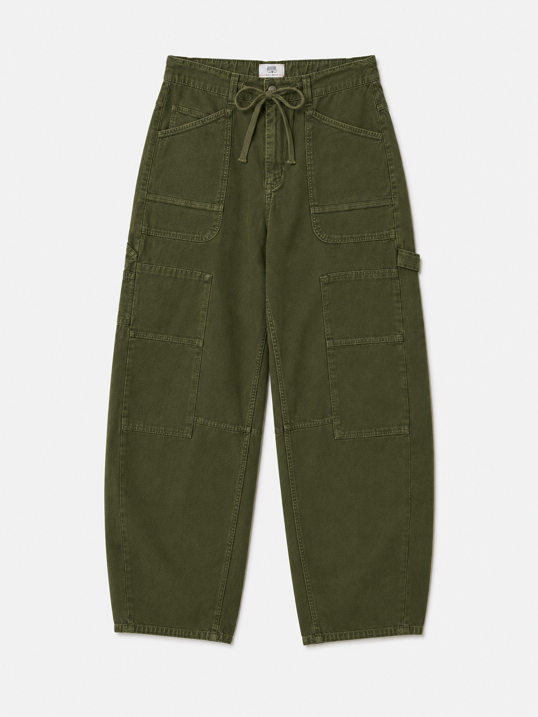 Front view of the Le Temps des Cerises Madie Jean in green featuring a relaxed balloon fit, drawstring waist and oversized patch pockets.