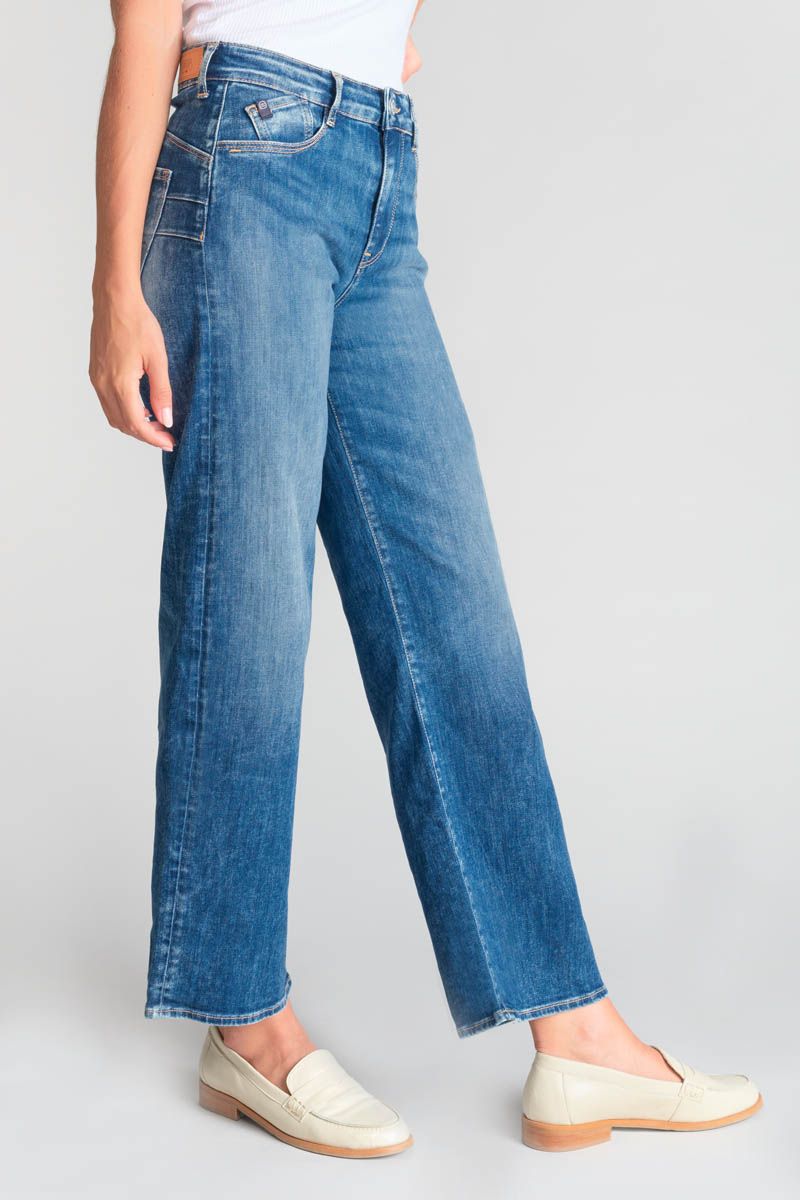 Side-front view of Le Temps des Cerises Pulp High Jeans in blue
