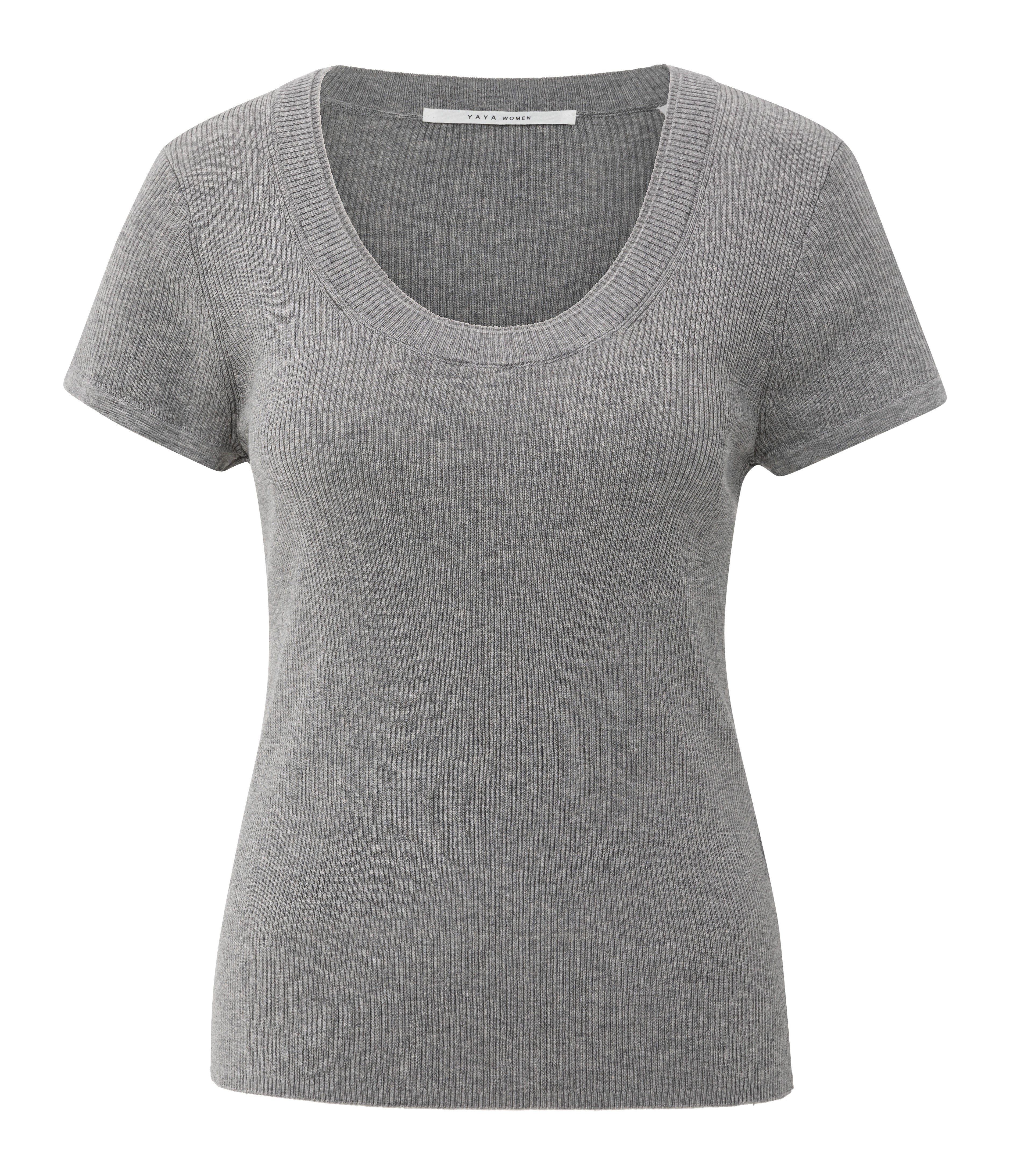 YAYA beige rib short sleeve sweater with scoop neckline and fitted silhouette