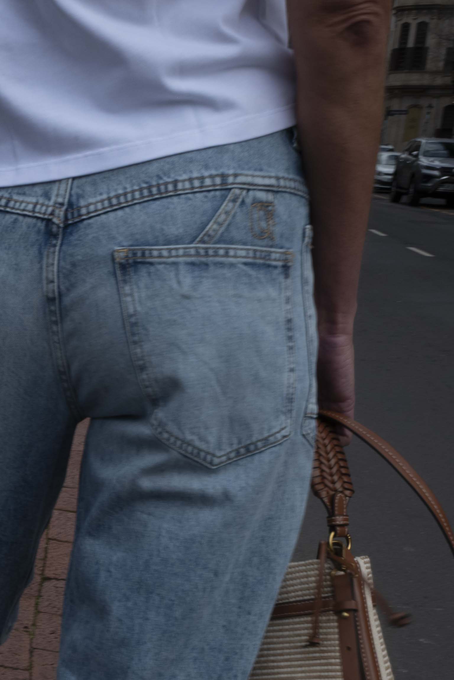 Le Temps des Cerises | Madie Jean in Light Blue and Khaki
