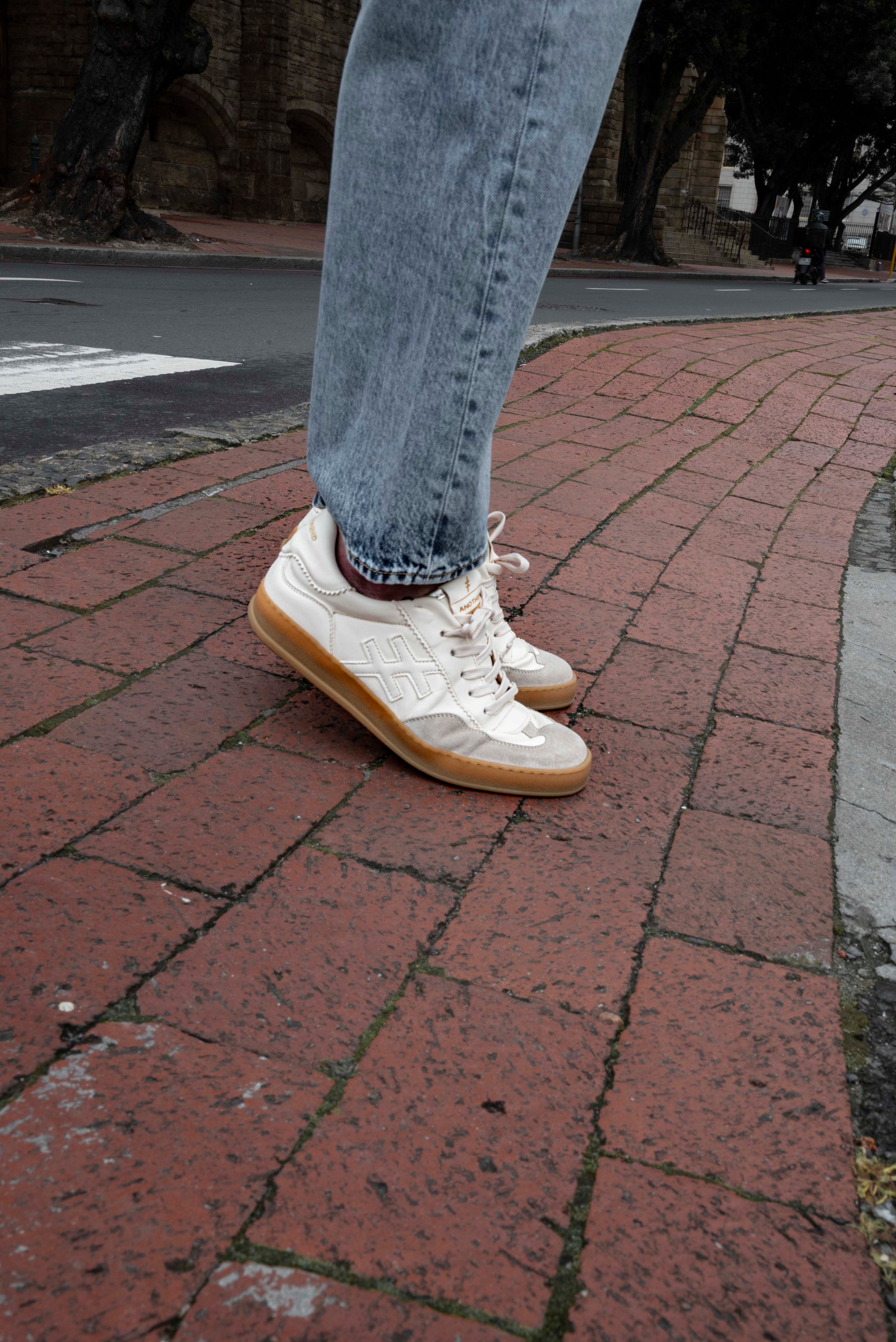 Another Trend | Iconic 2 | White Plain