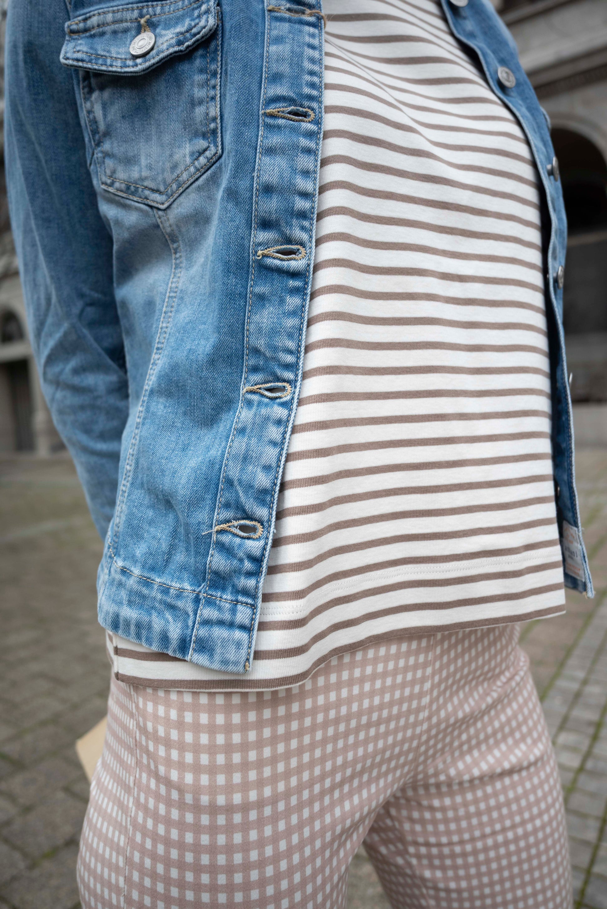 Yarra Trail | Banda Tee in Ecru/Mocha