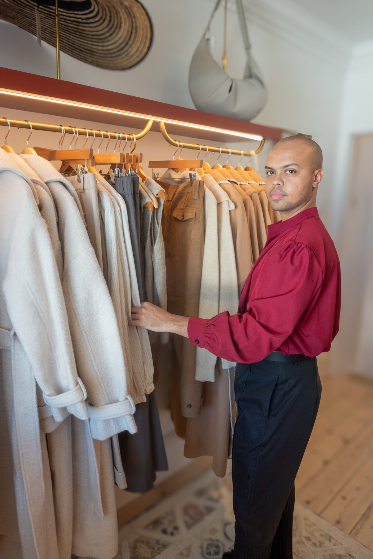 Lance posing as sales consultant in Boetiek