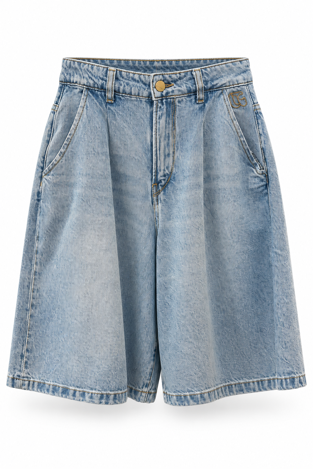 Le Temps des Cerises Lova Short in light blue denim, front flat view showing front pleats and high waist