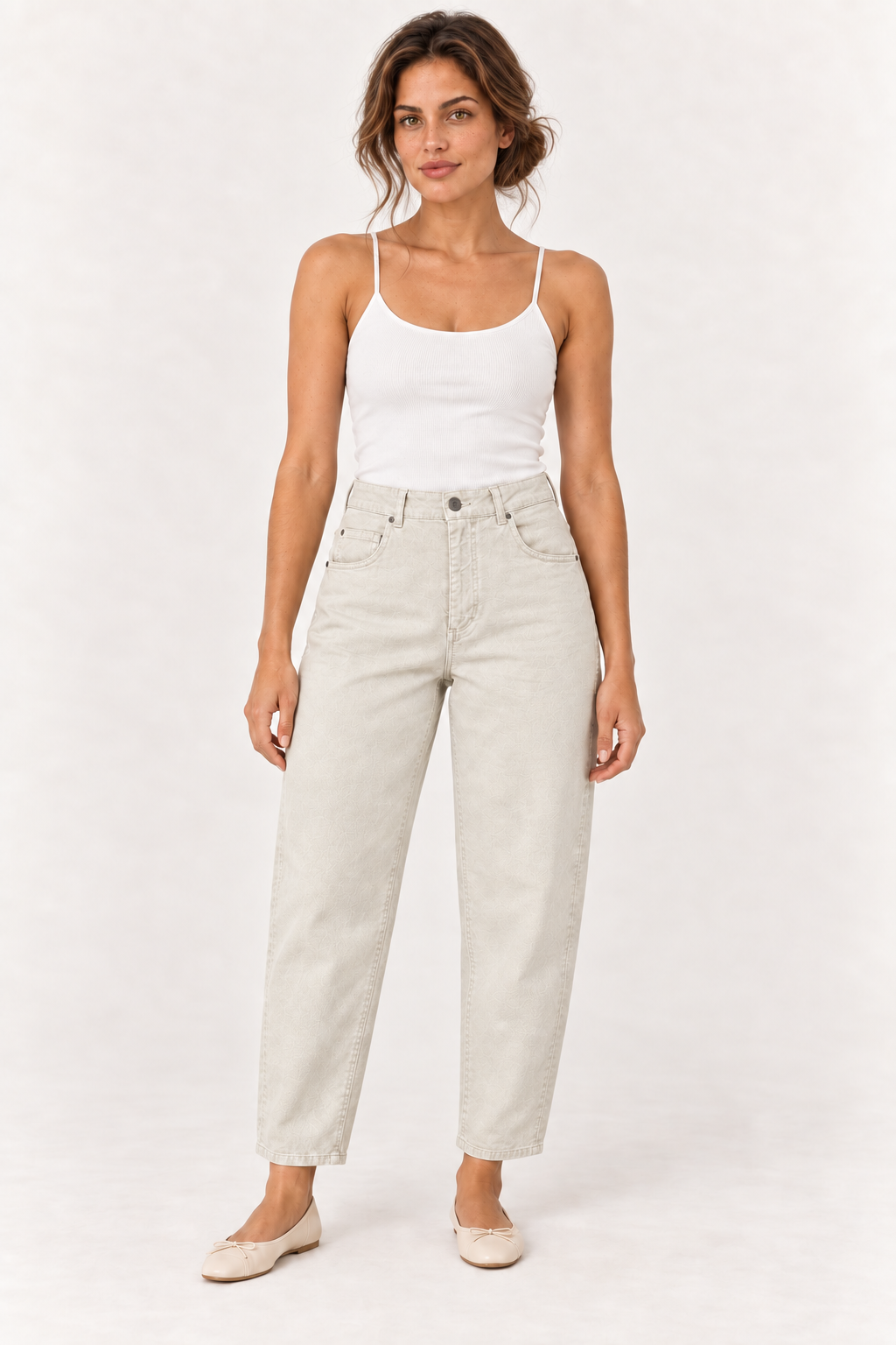 Model wearing the YAYA Tapered Leg Denim in Sandstone Beige, front view