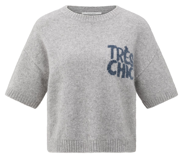 A soft grey melange short sleeve knit sweater by YAYA featuring a round neckline and subtle “Très Chic” artwork on the chest.
