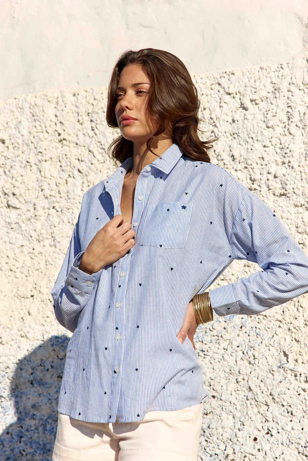 La Petite Étoile Coraline shirt in ecru and blue with fine stripes and embroidered heart details