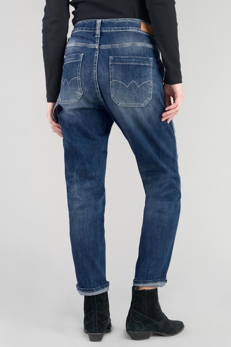 Rear view of Le Temps des Cerises Girlfriend Union jeans in blue showing relaxed girlfriend fit