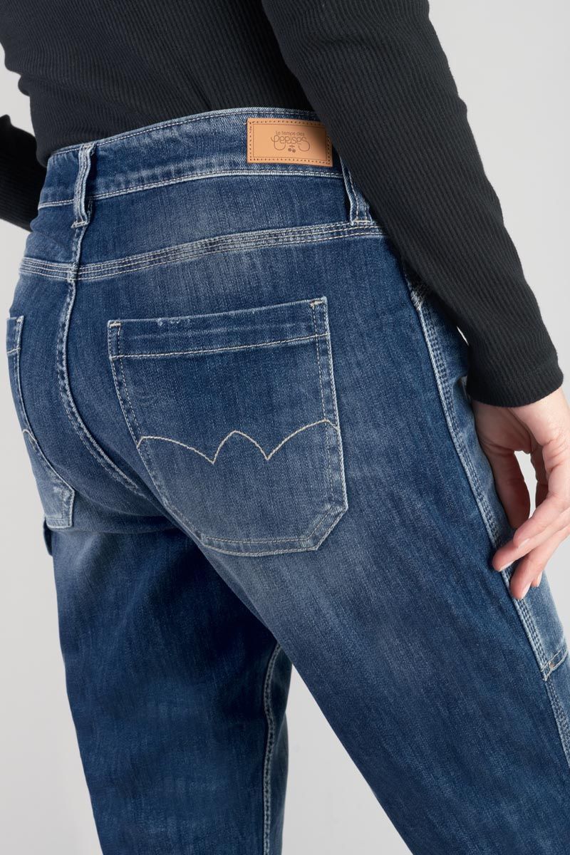 Close-up of signature back pocket stitching on Le Temps des Cerises Girlfriend Union jeans in blue