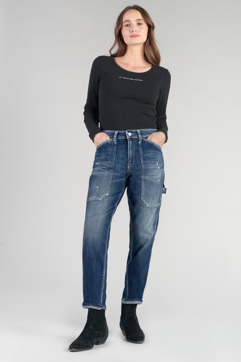 Model wearing Le Temps des Cerises Girlfriend Union jeans in blue with relaxed utility styling