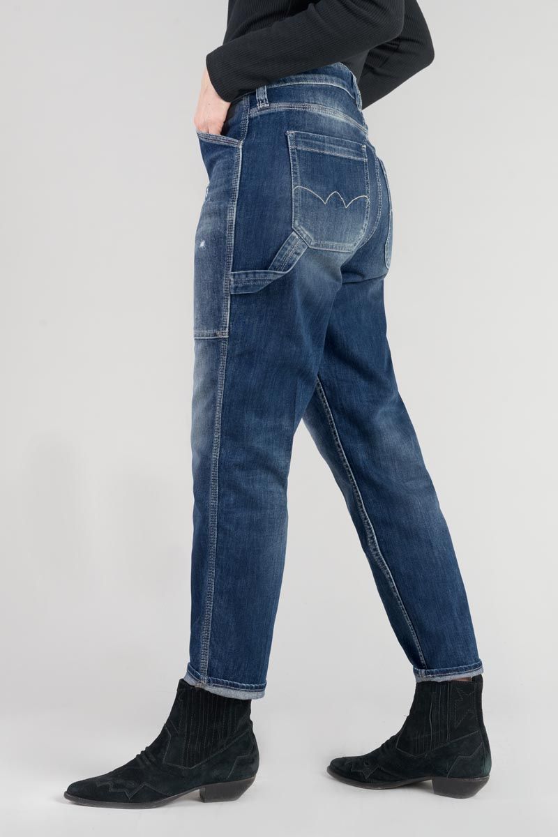 Side view of Le Temps des Cerises Girlfriend Union jeans in blue with carpenter-style utility detailing