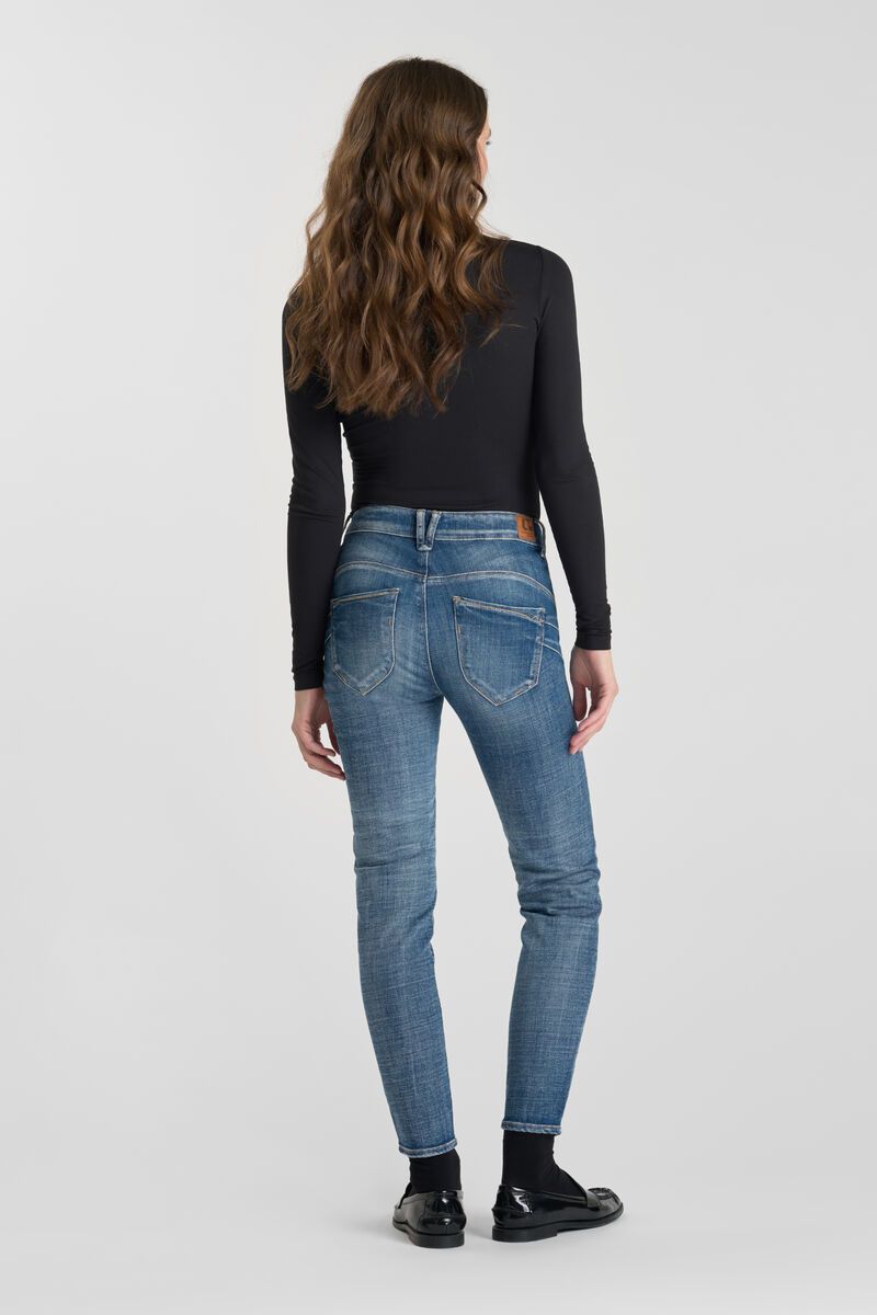 Le Temps des Cerises Pulp Slim Ritola high-waist 7/8th jeans in Blue N°4 with a slim fit and sculpting stretch denim.