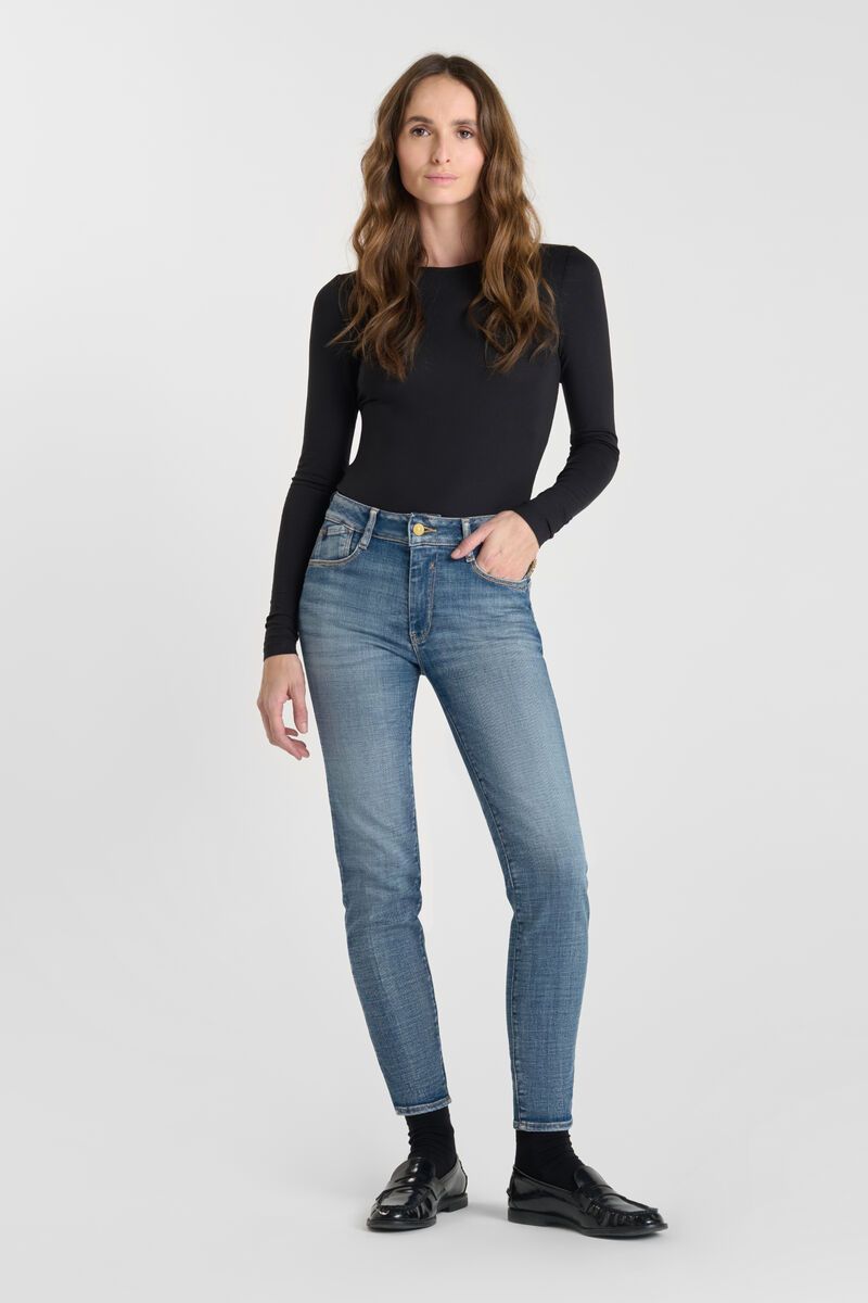 Le Temps des Cerises Pulp Slim Ritola high-waist 7/8th jeans in Blue N°4 with a slim fit and sculpting stretch denim.