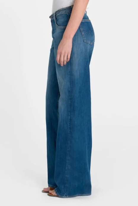 Le Temps des Cerises Lauren Jab Jeans mid blue, side view showing wide leg silhouette and clean seam detail