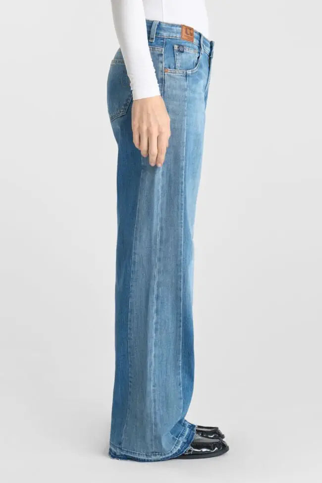 Alternate side view of the Lauryn Wide Leg Jeans.