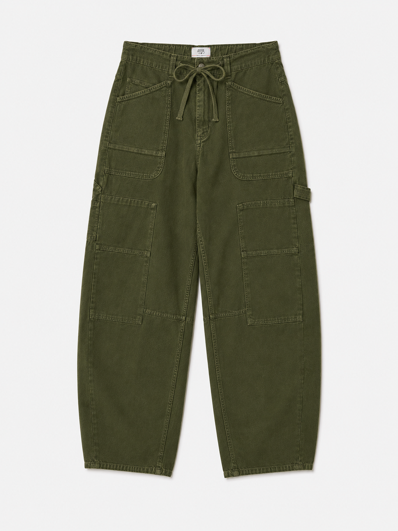Front view of the Le Temps des Cerises Madie Jean in green featuring a relaxed balloon fit, drawstring waist and oversized patch pockets.