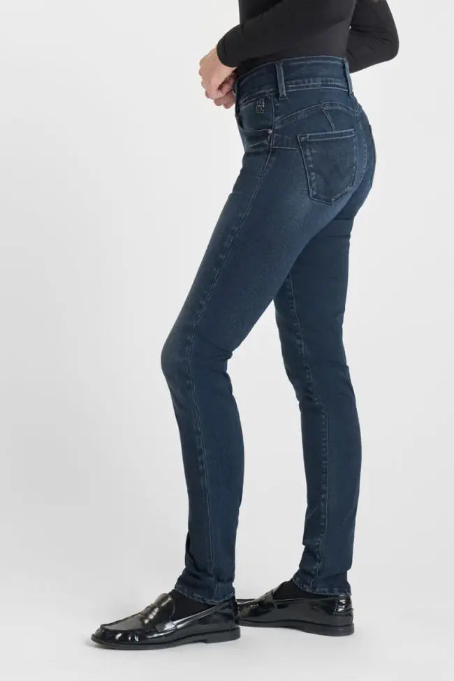 Side view of the Le Temps des Cerises Ultra Pulp Slim Evy jeans in Blue-Black No.1 highlighting the slim silhouette.