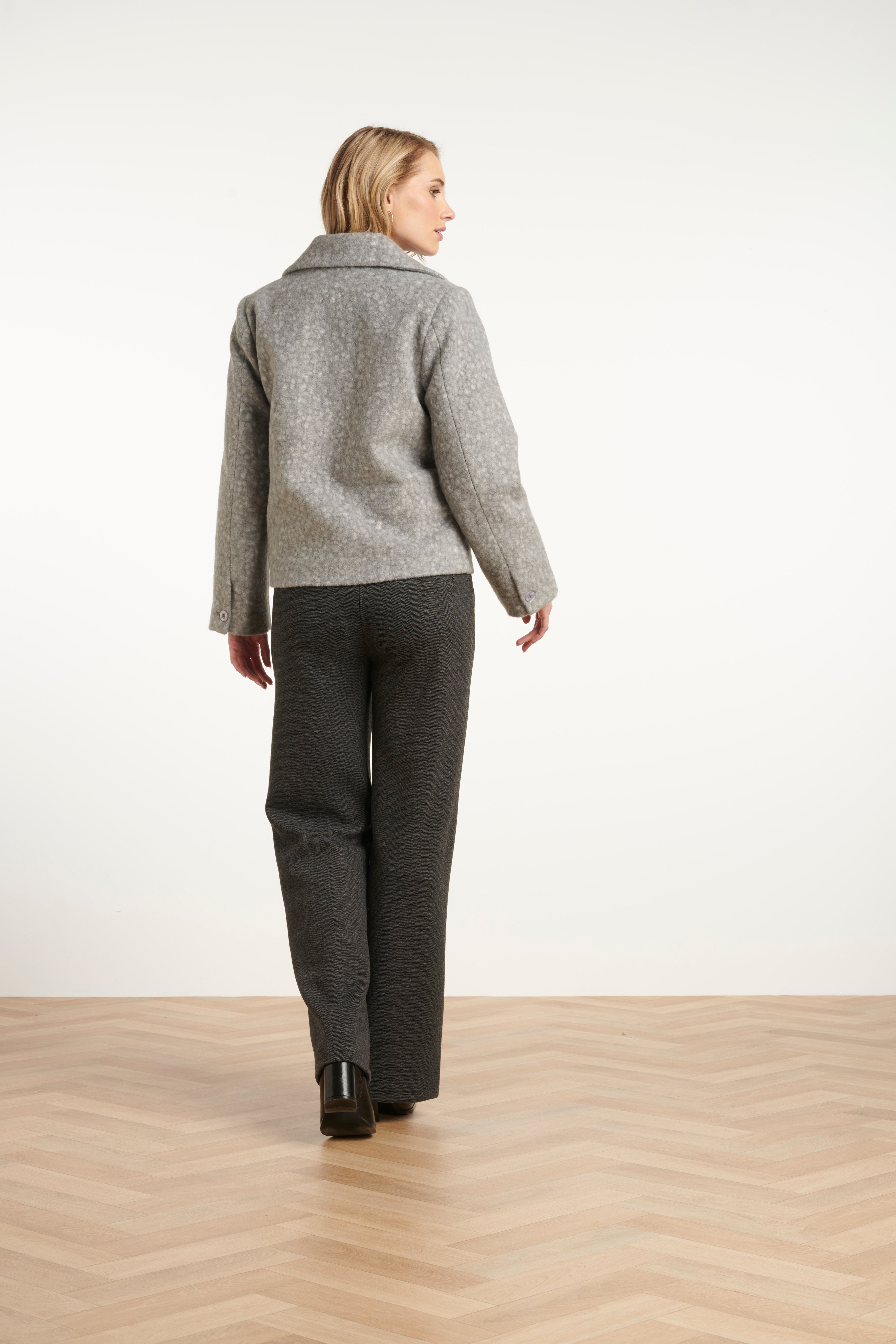 Smashed Lemon short textured coat in grey, cropped boucle jacket with notched collar, back view