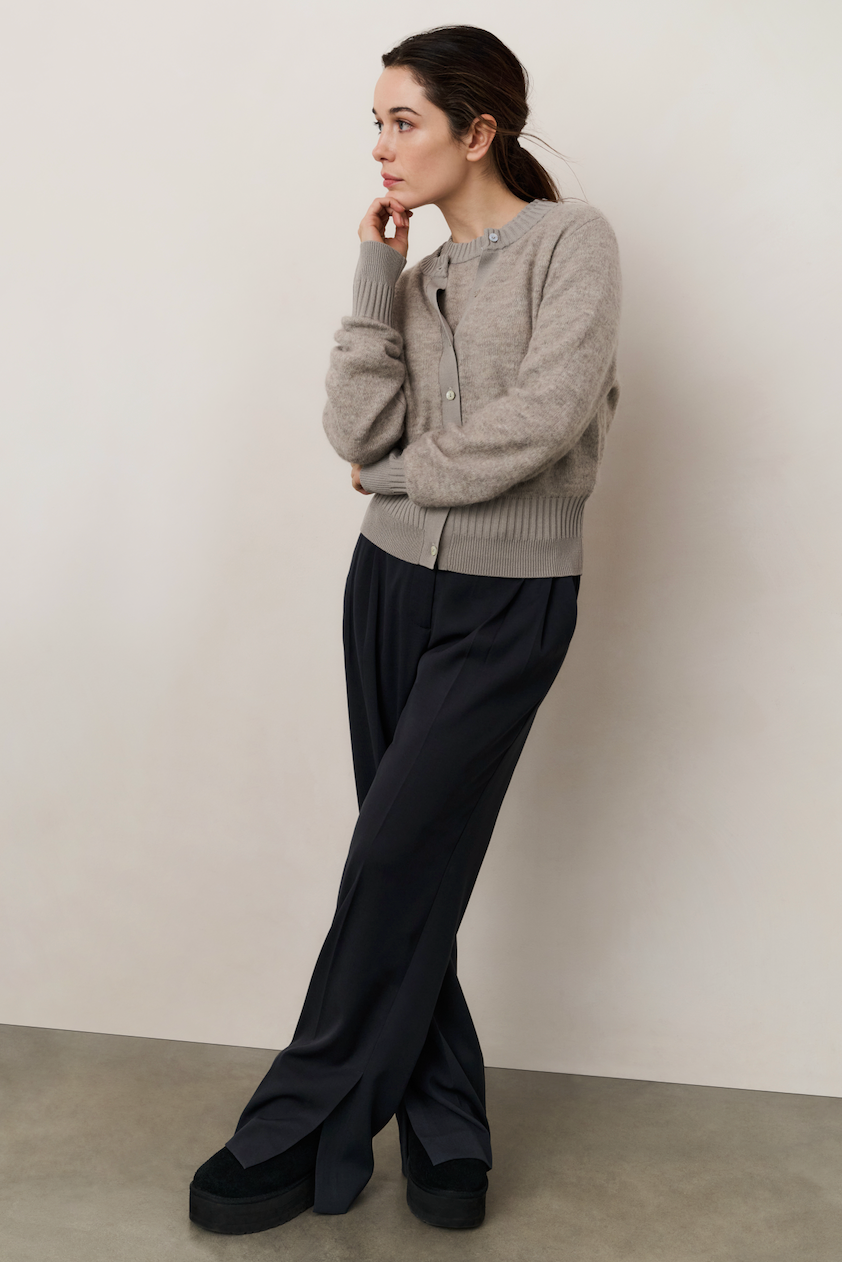 Side view of YAYA rib detail cardigan in grey melange on model